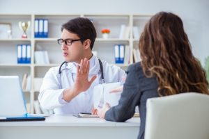 An attorney confronting a doctor for a medical malpractice in Santa Rosa.